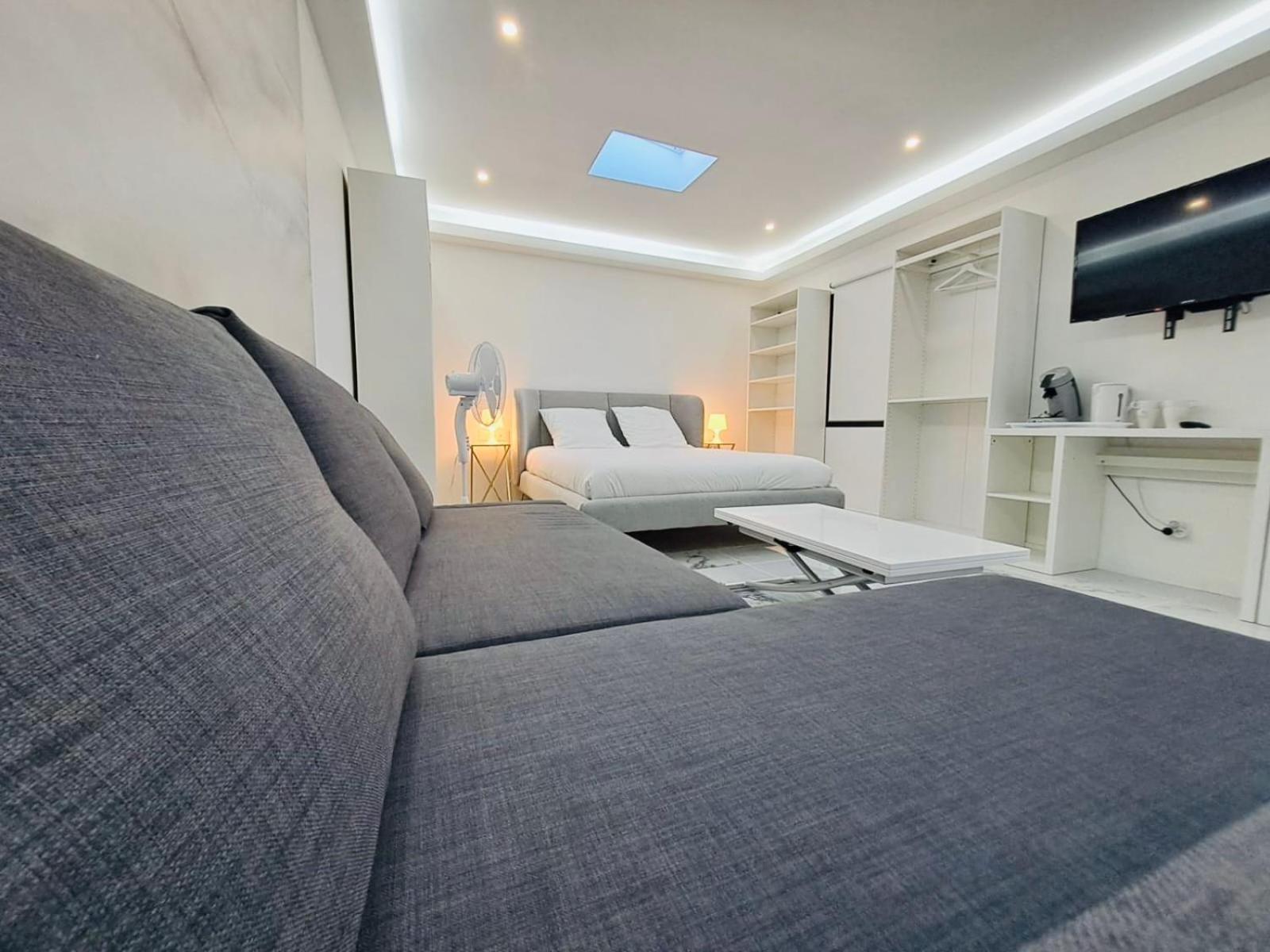 Apartment Spacieux Metro 14 Paris *